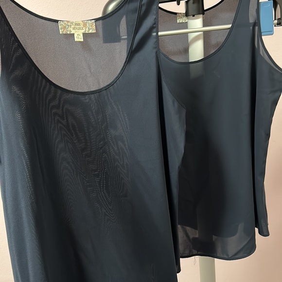 Two tops - Picture 4 of 4